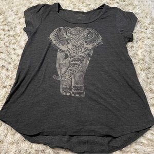 Lucky Brand Women’s Size XL Elephant T Shirt Dark Gray.